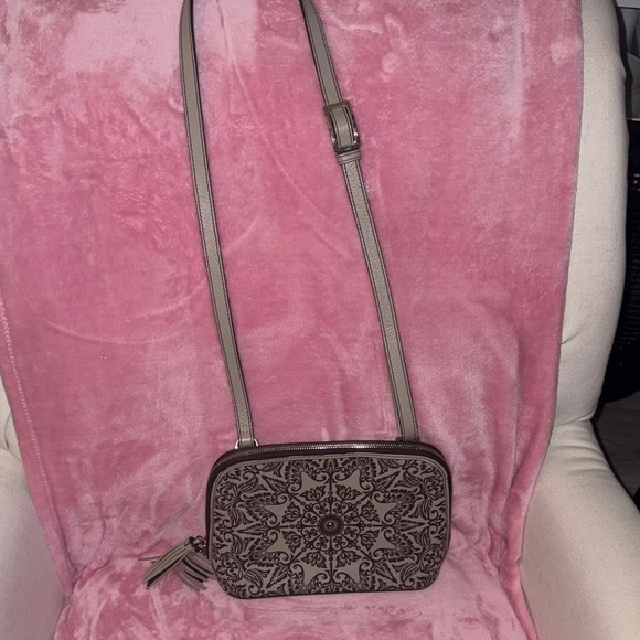 BRIGHTON FERRARA VELLA NOVA DOMED STUDDED BEECHWOOD CROSSBODY ORGANIZER BAG - Picture 2 of 16